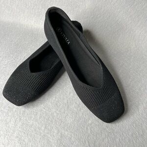 Vivaia black Knit Flats with Square Toe and Seamless Design sz 7
